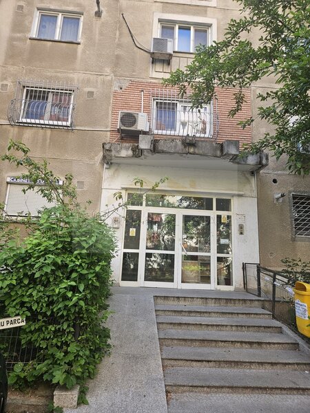 Panduri, Apartament 2 camere de inchiriat, decomandat, etaj 5/8